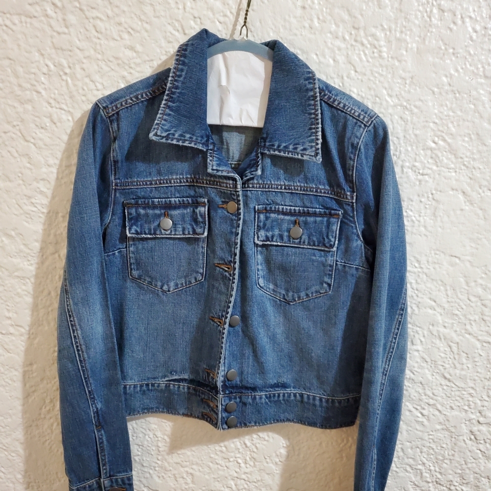 BRAND NEW. Women's Jean Jacket. Size XS.